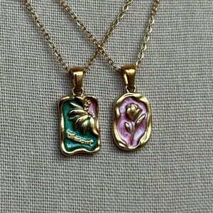 Colorful floral pendant necklace